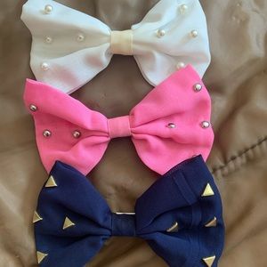 Embellished Claire’s bows